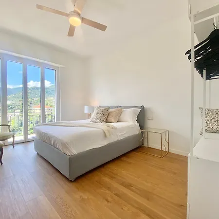 Casaviva - Terrace With Parking In Rapallo