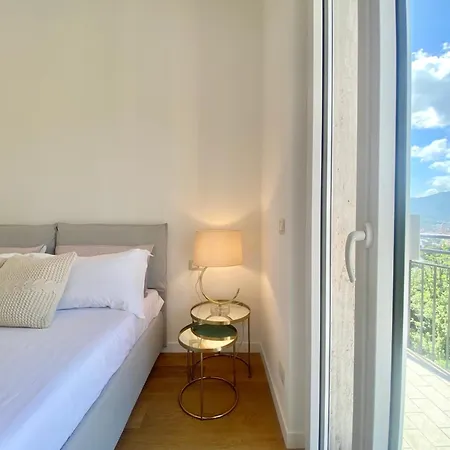 Casaviva - Terrace With Parking In Appartement